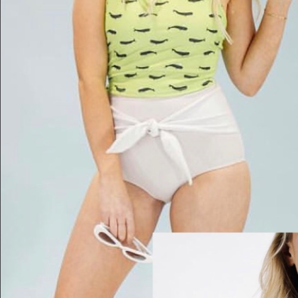 Kortni Jeane Tie-Up Front bottoms in Ribbed White